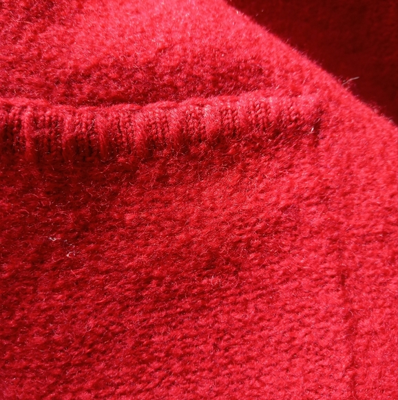 100% Wool Red Cardigan - Picture 5 of 7